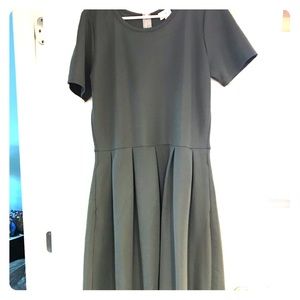 NWT LuLaRoe 2XL Steel Gray Amelia dress w/ pockets